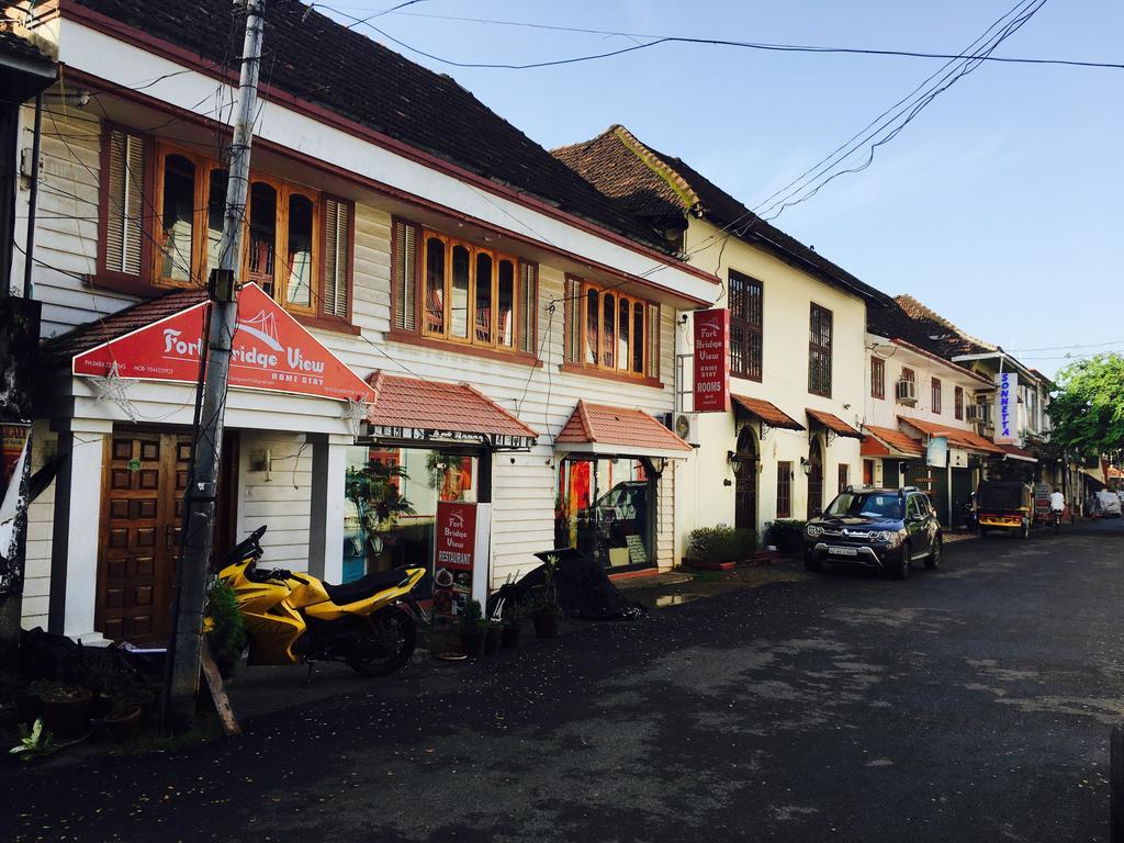 Bridge View Homestay *
